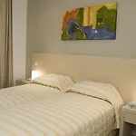 Capital Coast And Ξενοδοχείο 4*
