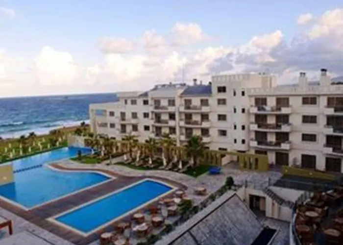 Capital Coast And מלון 4*