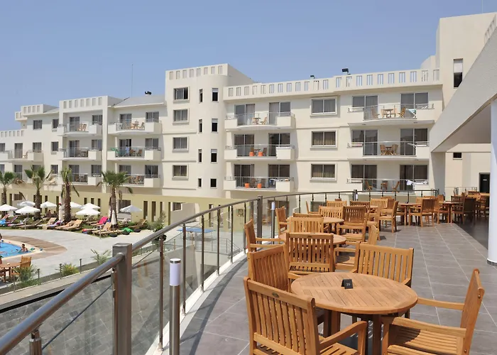 מלון Capital Coast And פאפוס