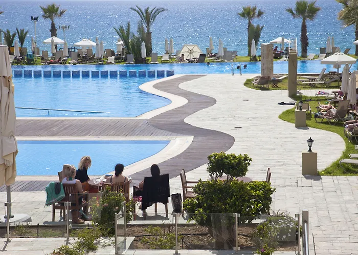 Capital Coast And מלון 4*