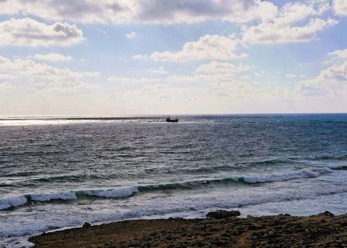 מלון Capital Coast And 4*