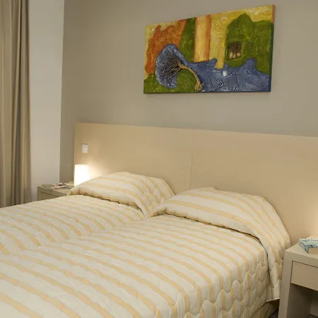 Capital Coast And מלון 4*