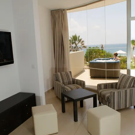 Capital Coast And 4*