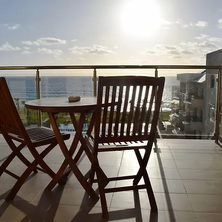 מלון Capital Coast And 4*