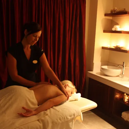 Capital Coast And מלון פאפוס