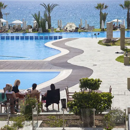 Capital Coast And מלון 4*