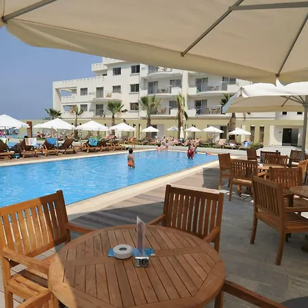 Capital Coast And Hotel 4*